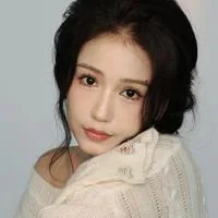 短劇演員阿依頭像