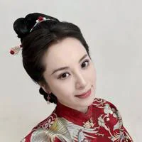 短剧演员董薇头像