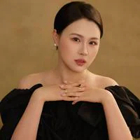 短剧演员李妮娜头像