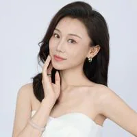 Li Ruo Ying profile photo