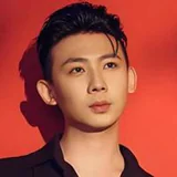 李遥饰演白特助的演员头像