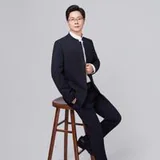 Liu Jian Tao as Qian Wen Bo Lao Shi profile photo