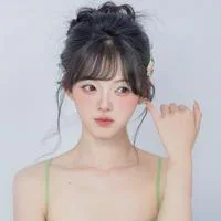 短劇演員彭洋洋頭像