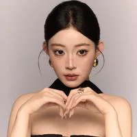 短剧演员平平头像