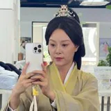 屈珂羽飾演唐婉華的演員頭像