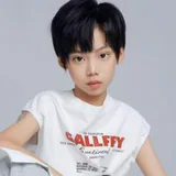 Wu Han Ze as Rong Yuan Zhou You Nian profile photo