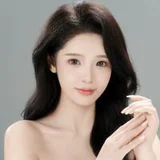 易韵晞饰演女助理的演员头像