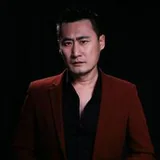 岳春雨饰演里正的演员头像