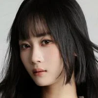 短剧演员章龄之头像