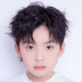 張臻飾演幼年謝淮的演員頭像