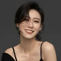 郑妍饰演容悦的演员头像