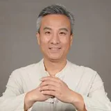 周健飾演裴父的演員頭像